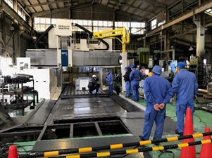 大型５面加工機01