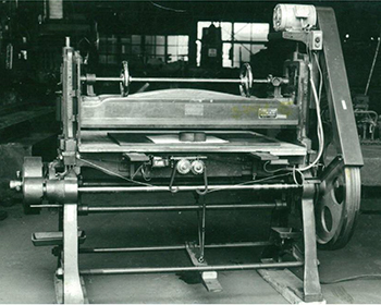 Photo of high-speed cutting machine and clicker from around 1965